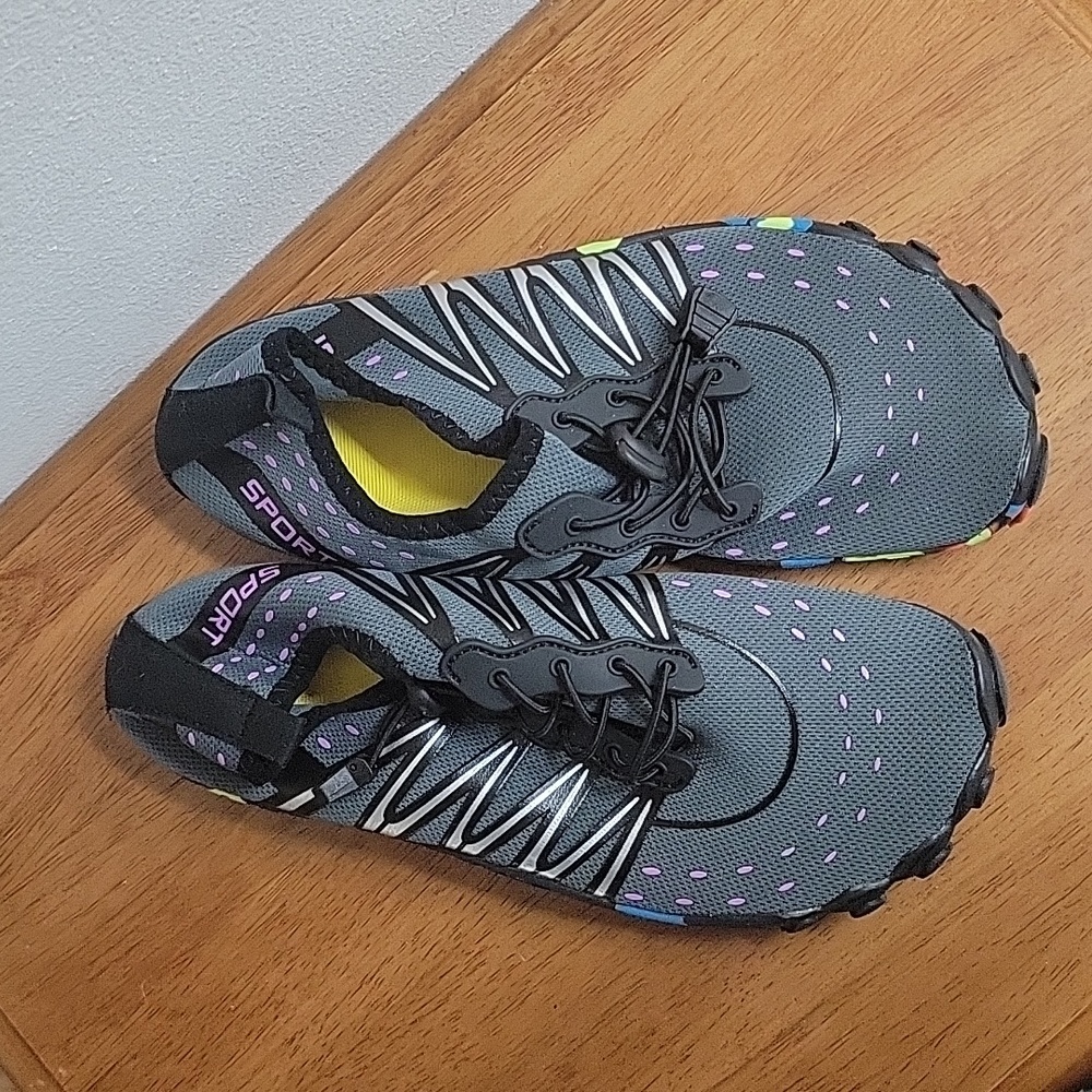 Water shoes Diving/Surfing size 40/8.5 new
